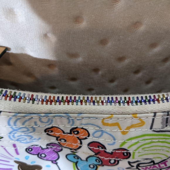 Dooney & Bourke RETIRED Disney Park Champsac Purse Bag. Like New Condition - Picture 7 of 14